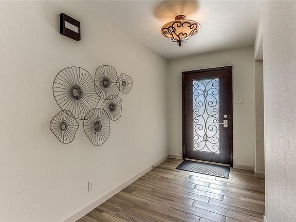 3rd image of 773 Dahlia Ct