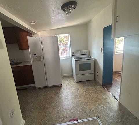 4th image of 2104 E 5th St