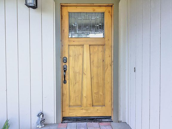 4th image of 700 El Toro Dr