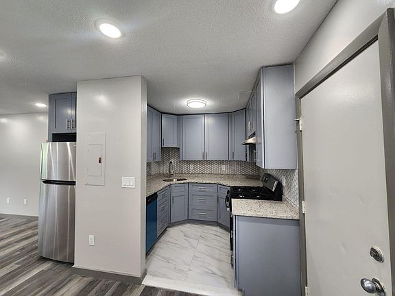 4th image of 110 West St #203
