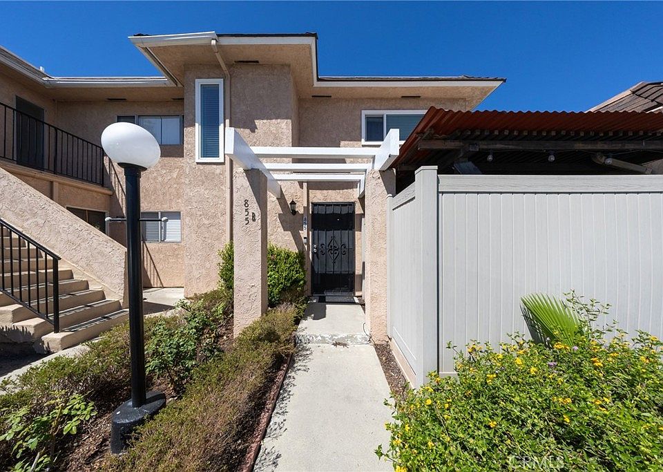 1st image of 855 Las Lomas Dr