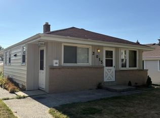3013 S 95th St, West Allis, WI 53227