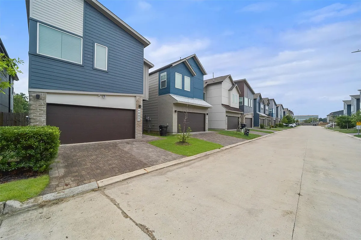 Building Photo - 6809 Rocinante Ln