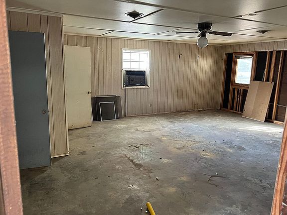 5th image of 3501 S Ward Ave