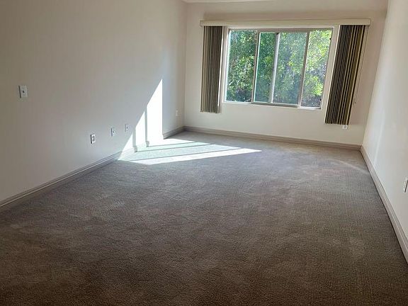 2nd image of 2455 Colorado Blvd #419