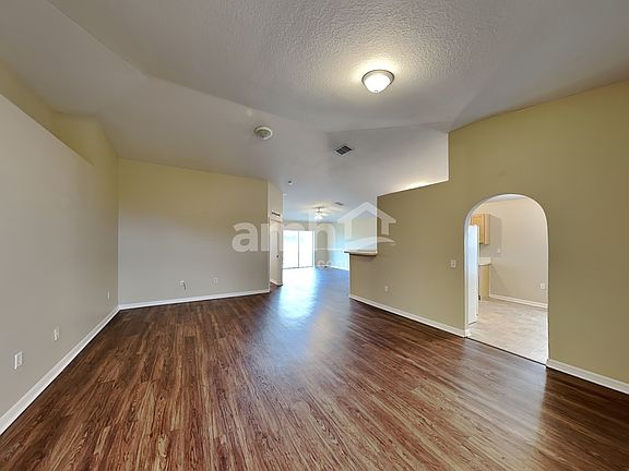 5th image of 208 McKay Blvd