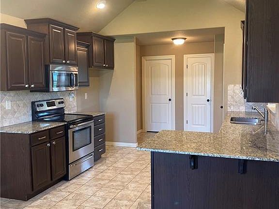 4th image of 4490 W Wyoming Dr