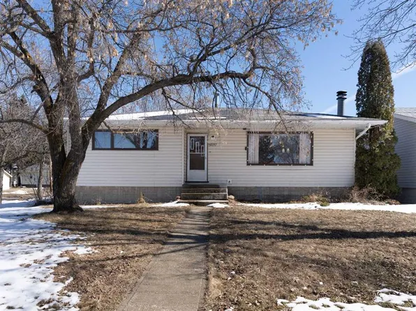 5037 W 53rd St, Daysland, AB T0B 1A0