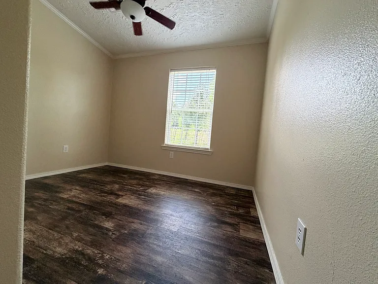 709 N Collins Fwy #213 — Photo 18