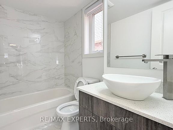 4th image of 45 Connaught Ave #404
