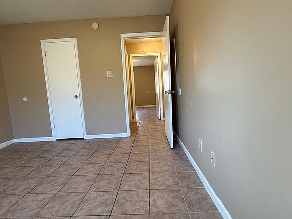 4th image of 319 Peyton Ave