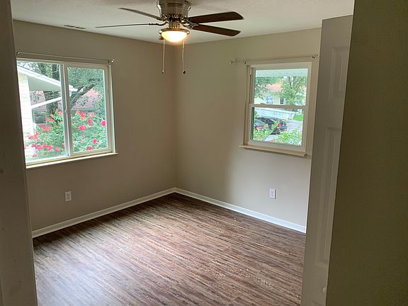 4th image of 3300 Valley View Dr N #10869402