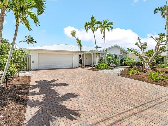 3rd image of 3625 San Carlos Dr