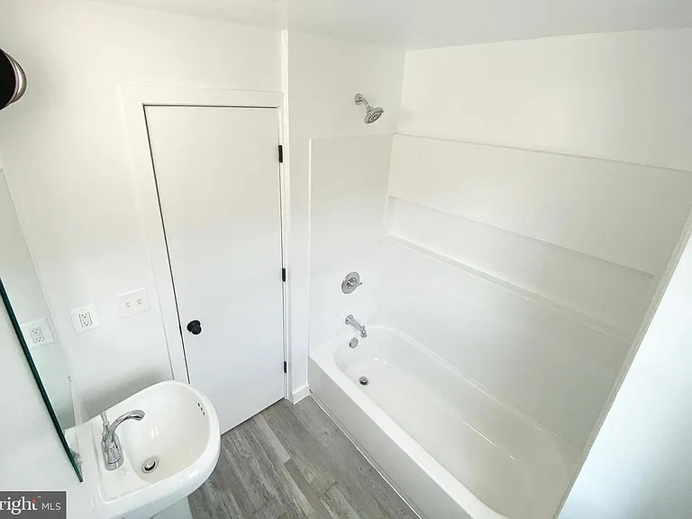 1537 Kenilworth Ave NE — Photo 9