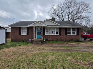 34 Bell St, Hartwell, GA 30643
