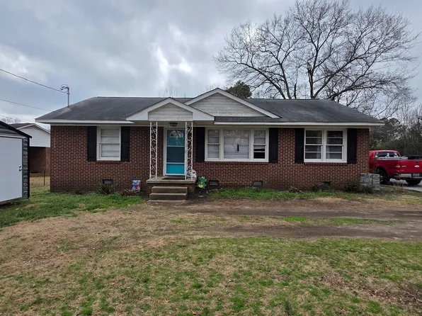 34 Bell St, Hartwell, GA 30643