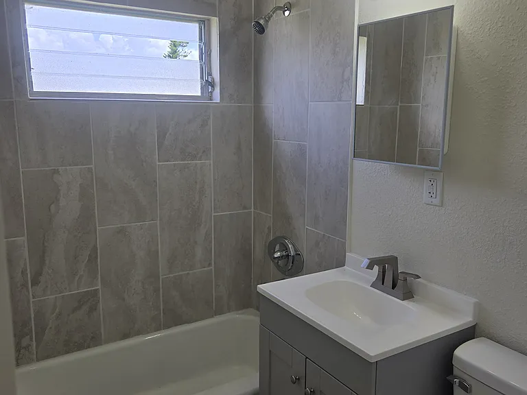 21431 Holdern Ave — Photo 12