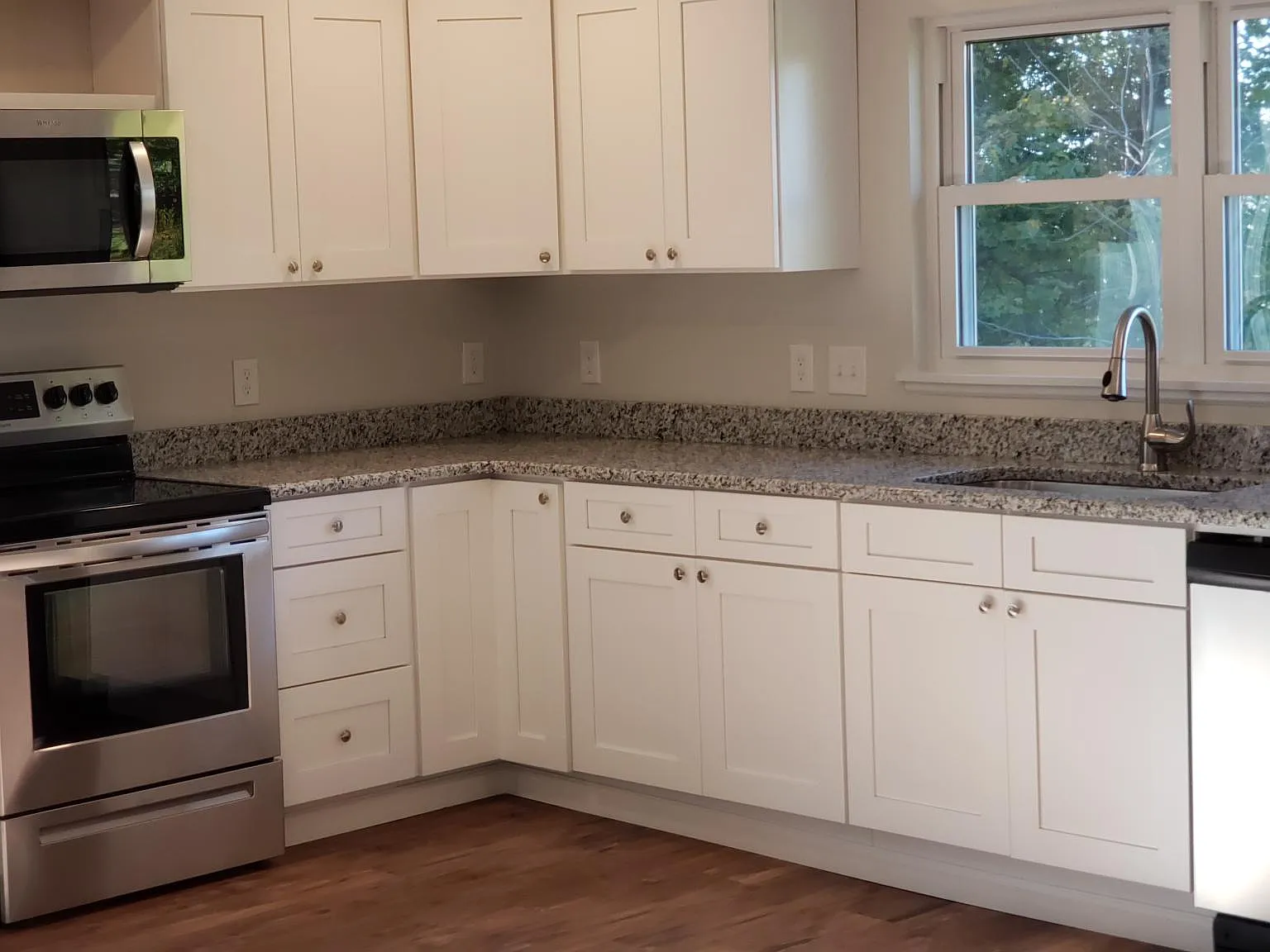 3 bed, 1250 sqft, $2,375 — Photo 4