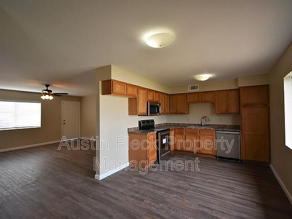 2nd image of 8528 W Glenrosa Ave
