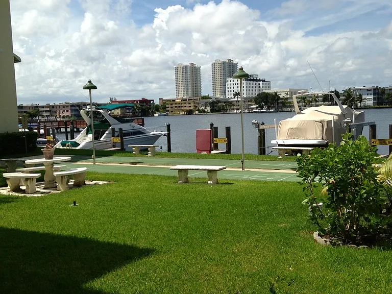 300 Golden Isles Dr #119 — Photo 15