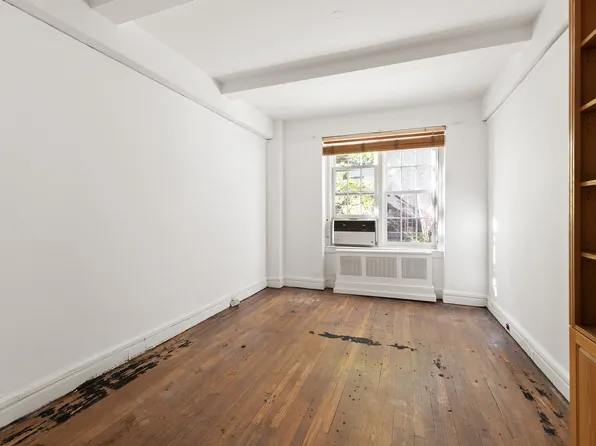 35 West 9th Street image 7 of 10