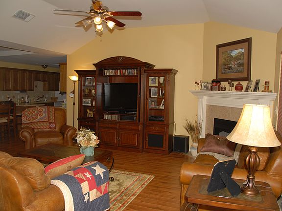5th image of 4234 Green Meadow Dr