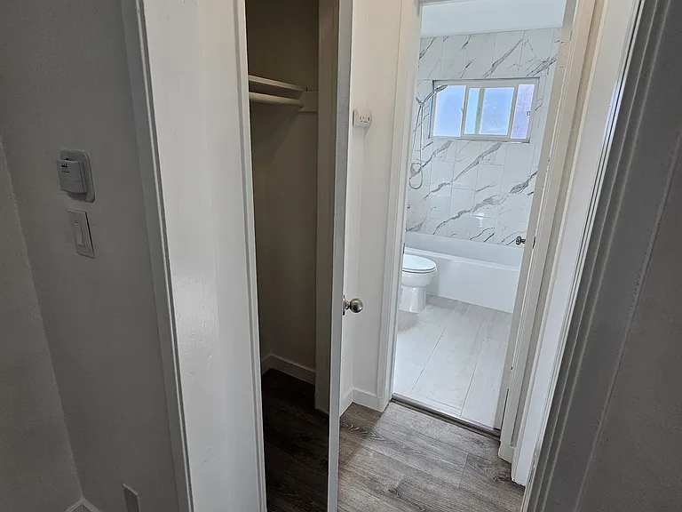 Hallway/Closet