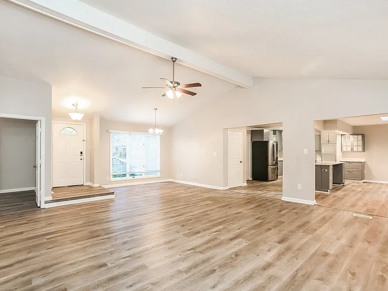 705 Firethorn Cir — Photo 4