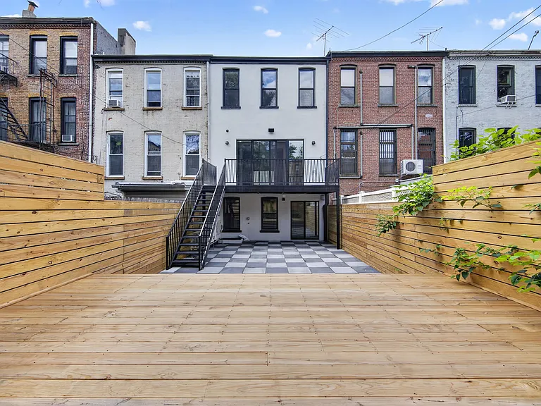 552 Macon St #2 — Photo 11