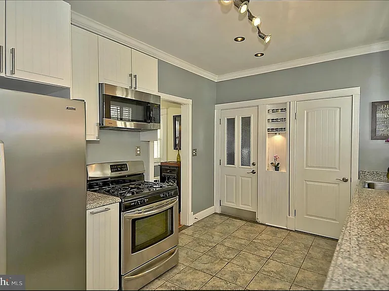 3610 24th St NE — Photo 14