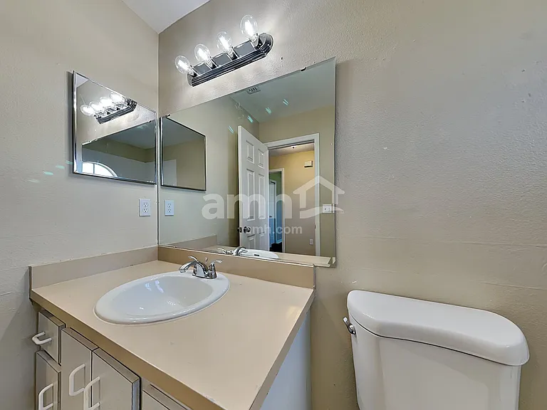300 Miami Pl — Photo 13
