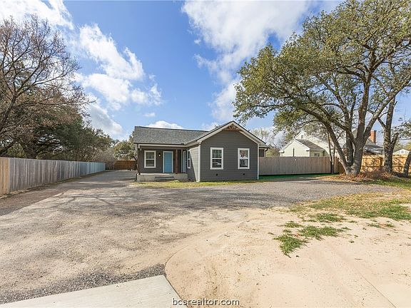 3rd image of 1557 E Wm J Bryan Pkwy