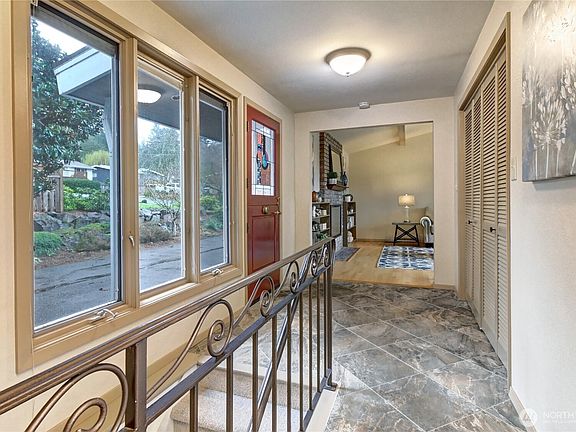 3rd image of 9425 NE 181st Lane