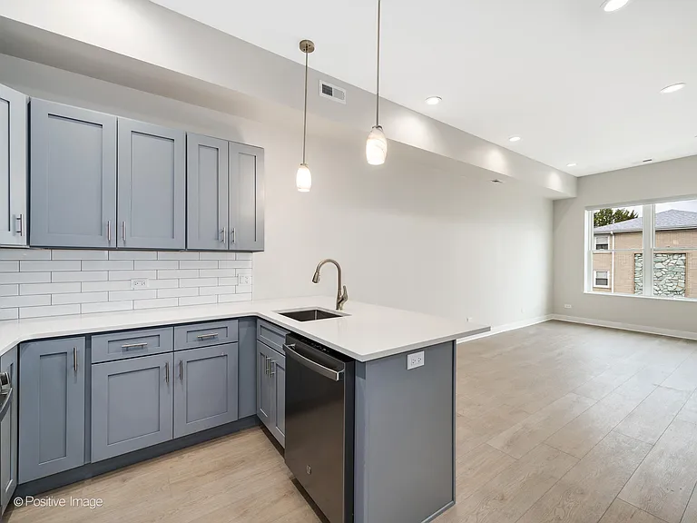7517 W Belmont Ave #2 — Photo 5