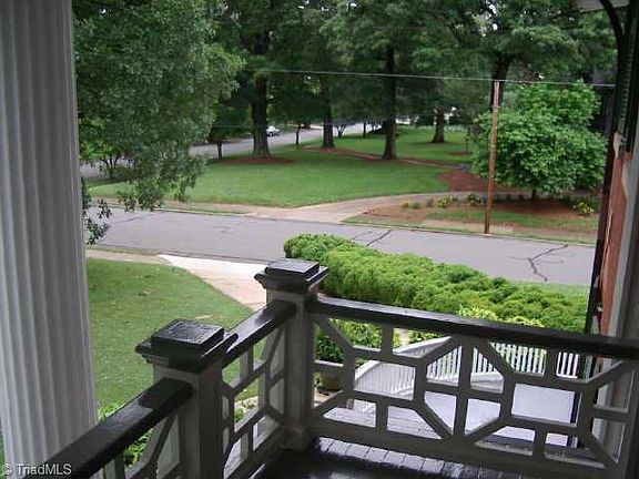 5th image of 104 Cascade Ave