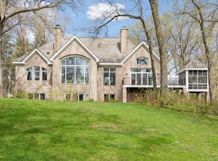 6 Raccoon Rd #A, North Oaks, MN 55127