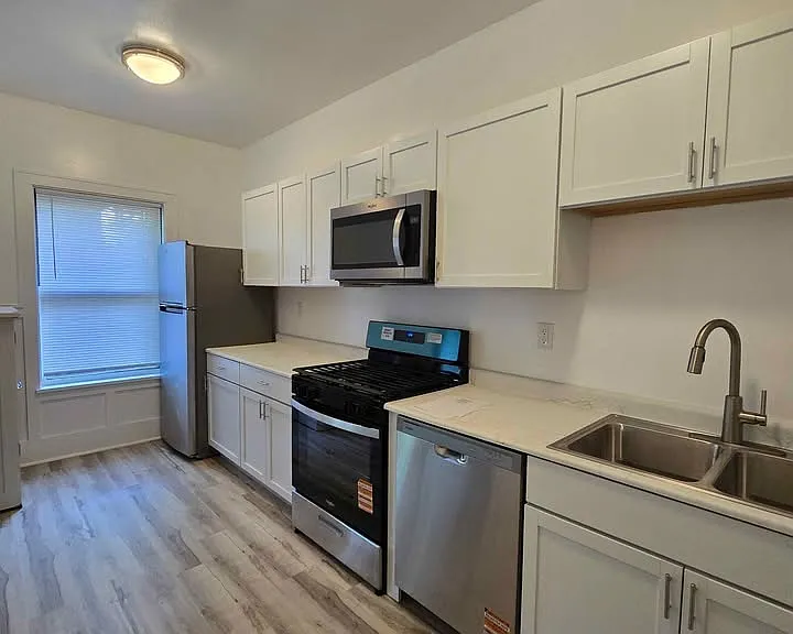 2420 1st Ave S #1 — Photo 1