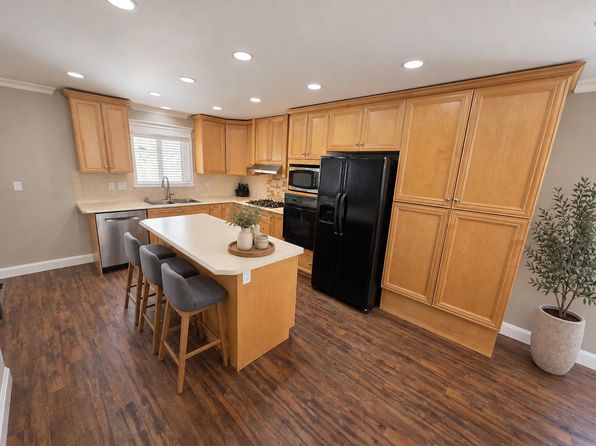 3 bedroom rental in Surrey — photo 7