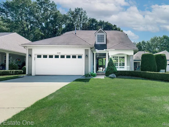 3506 Riverside Dr, Auburn Hills, MI 48326
