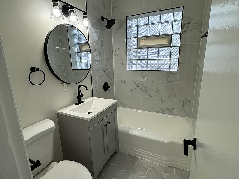 749 E 118th St #5 — Photo 8
