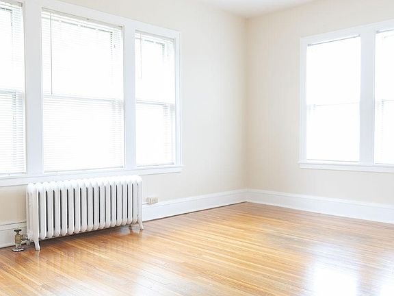 2nd image of 183 Chatsworth St S #108