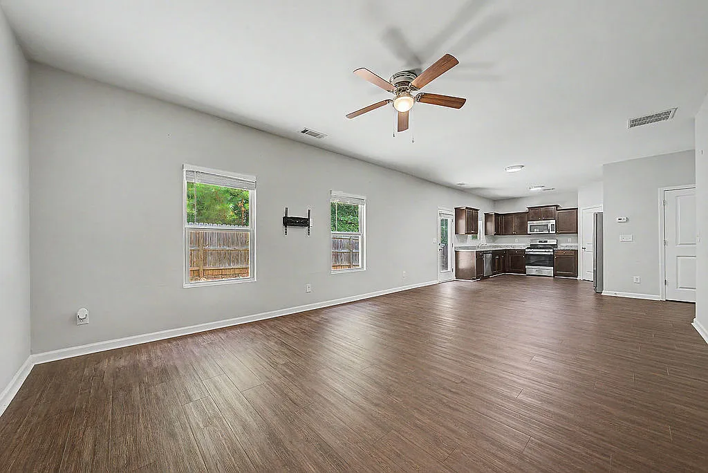 4 bed, 2.0 bath, 1897 sqft, $2,900 — Photo 3