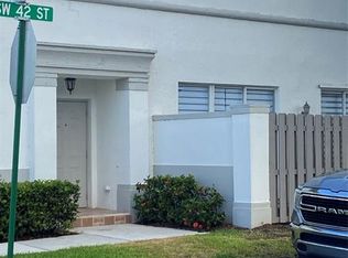 4202 SW 157th Ave, Hollywood, FL 33027