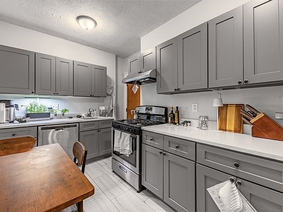 3rd image of 189 Chestnut Hill Ave APT 11