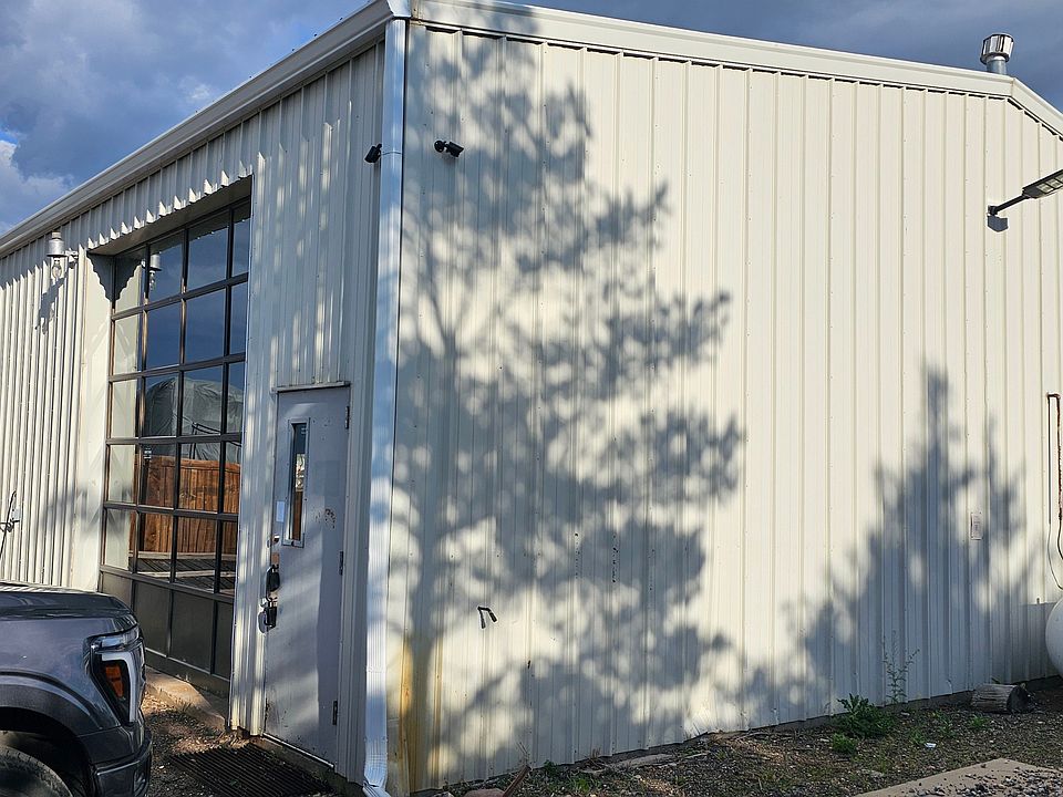 Building Photo 4