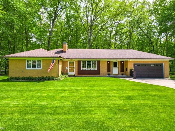 18136 Jefferson Dr, Walton Hills, OH 44146