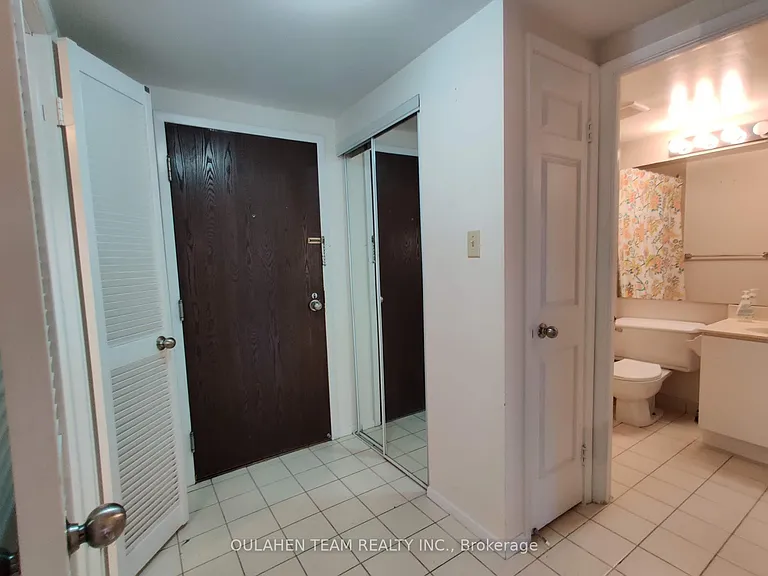 711 Bay St #717 — Photo 11