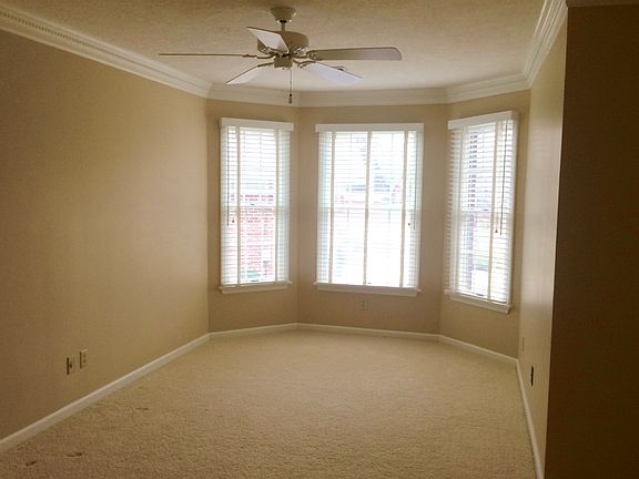 4th image of 5204 Comice Way