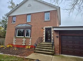 101 W Algonquin Rd, Des Plaines, IL 60016