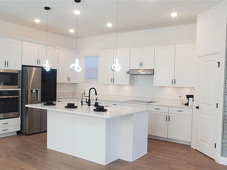 736 Yukon Ln — Photo 6